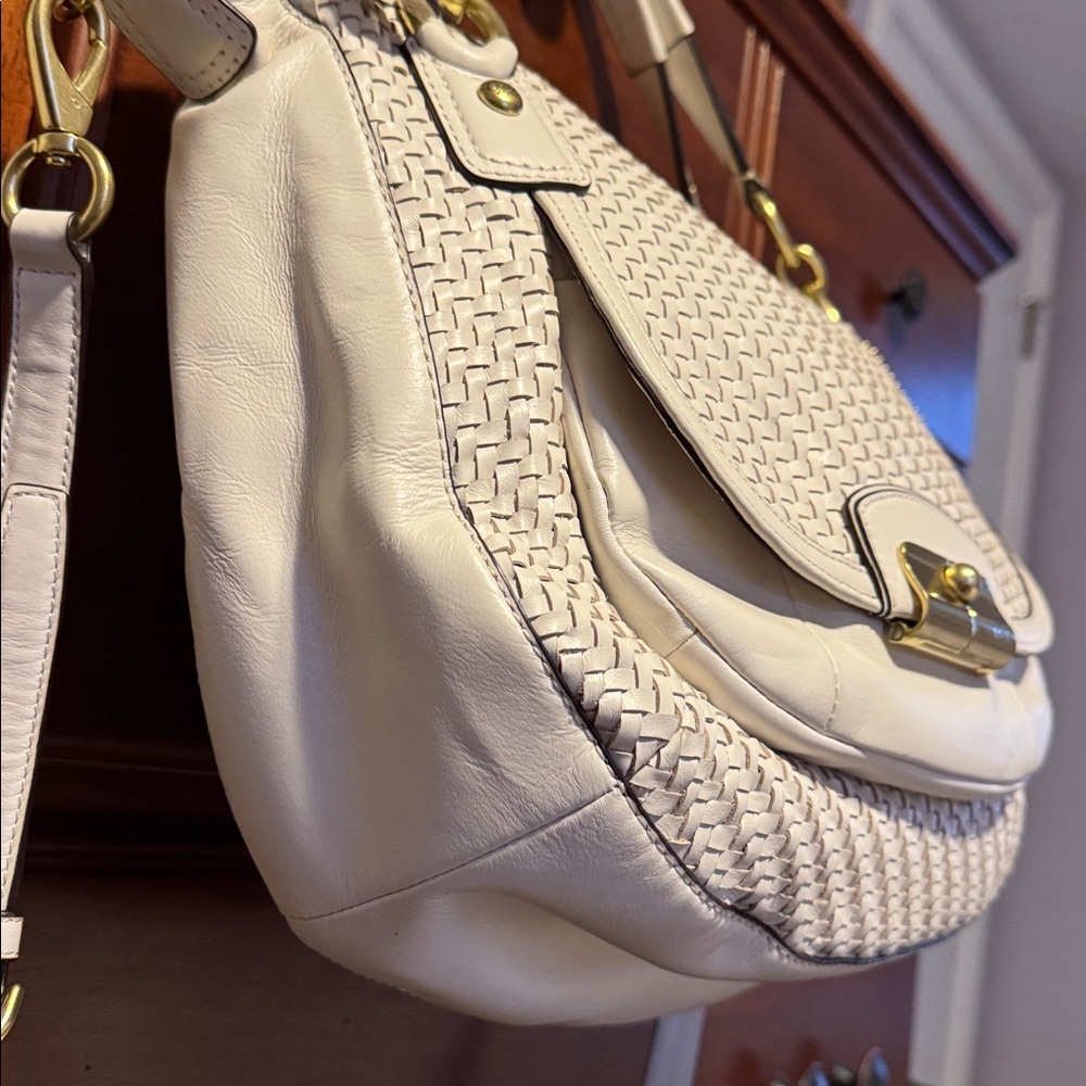Cream/white Coach Crossbody Bag - Picture 16 of 17